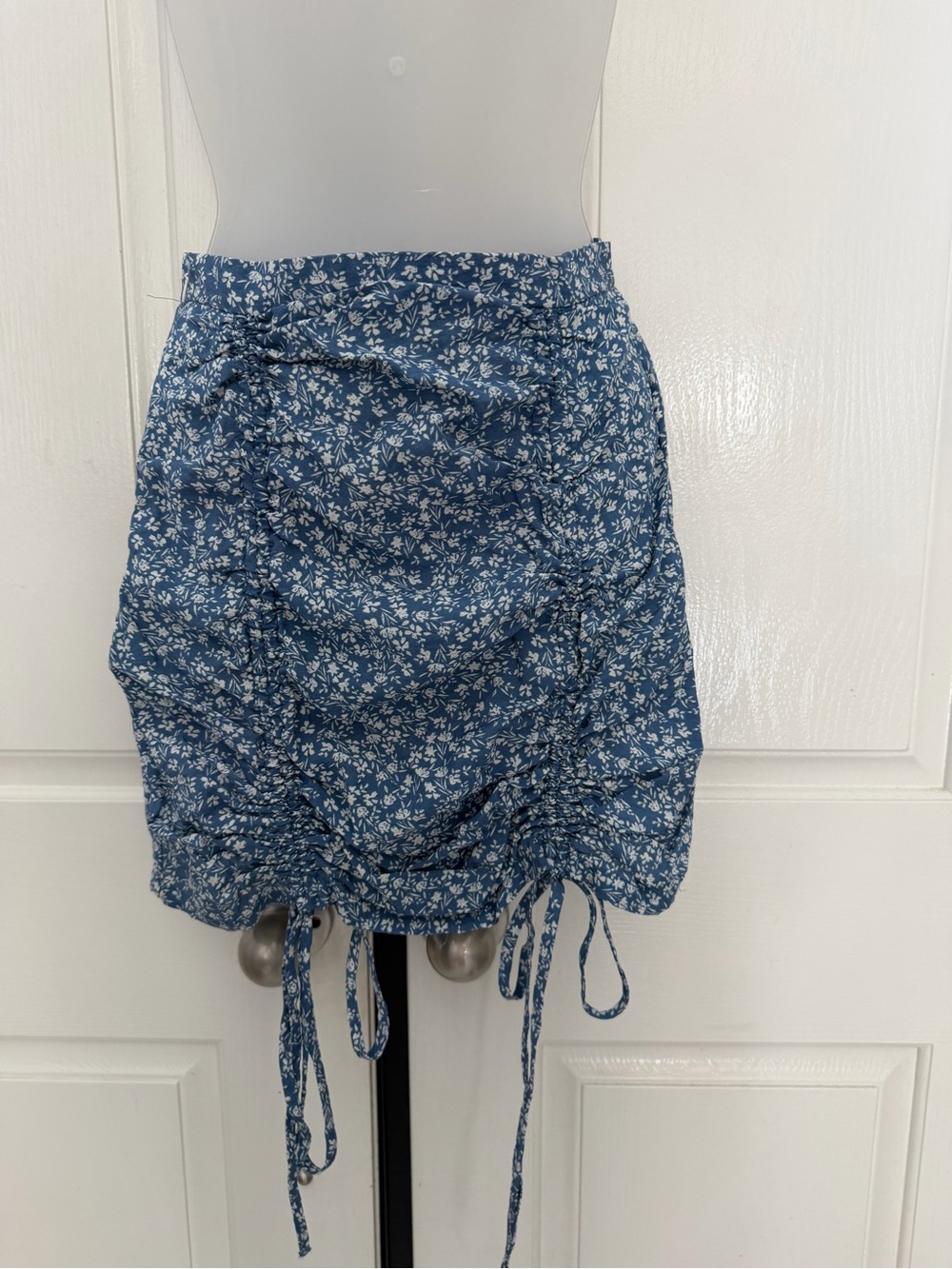 SHEIN Blue Floral Drawstring Mini Skirt Sz XS